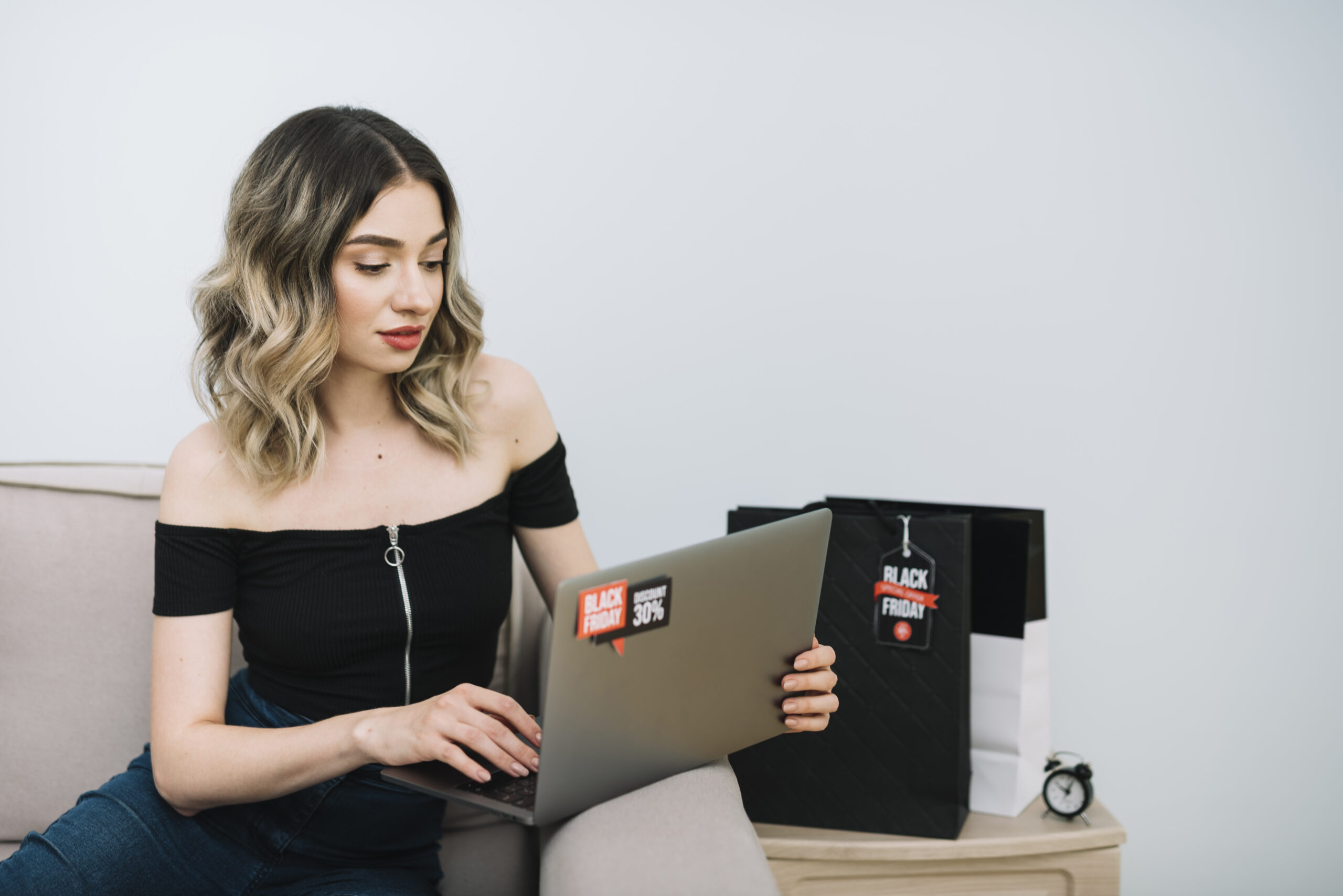 leahrosevip: Unveiling the Identity Behind the Trending Online Persona